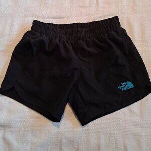 North Face black girls size Small or 7/8 mesh lined, 2 front pockets, VGUC